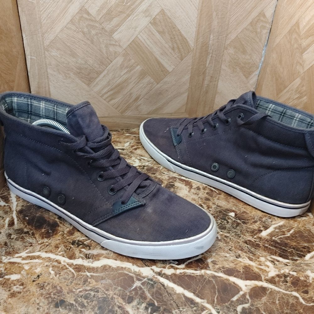 Gravis IV Men's nine iron Hi-top fashion shoes size 11.     112